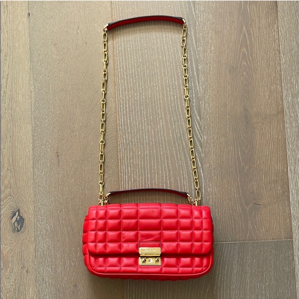 MICHAEL KORS
Tribeca Large Quilted Leather Shoulder Bag
